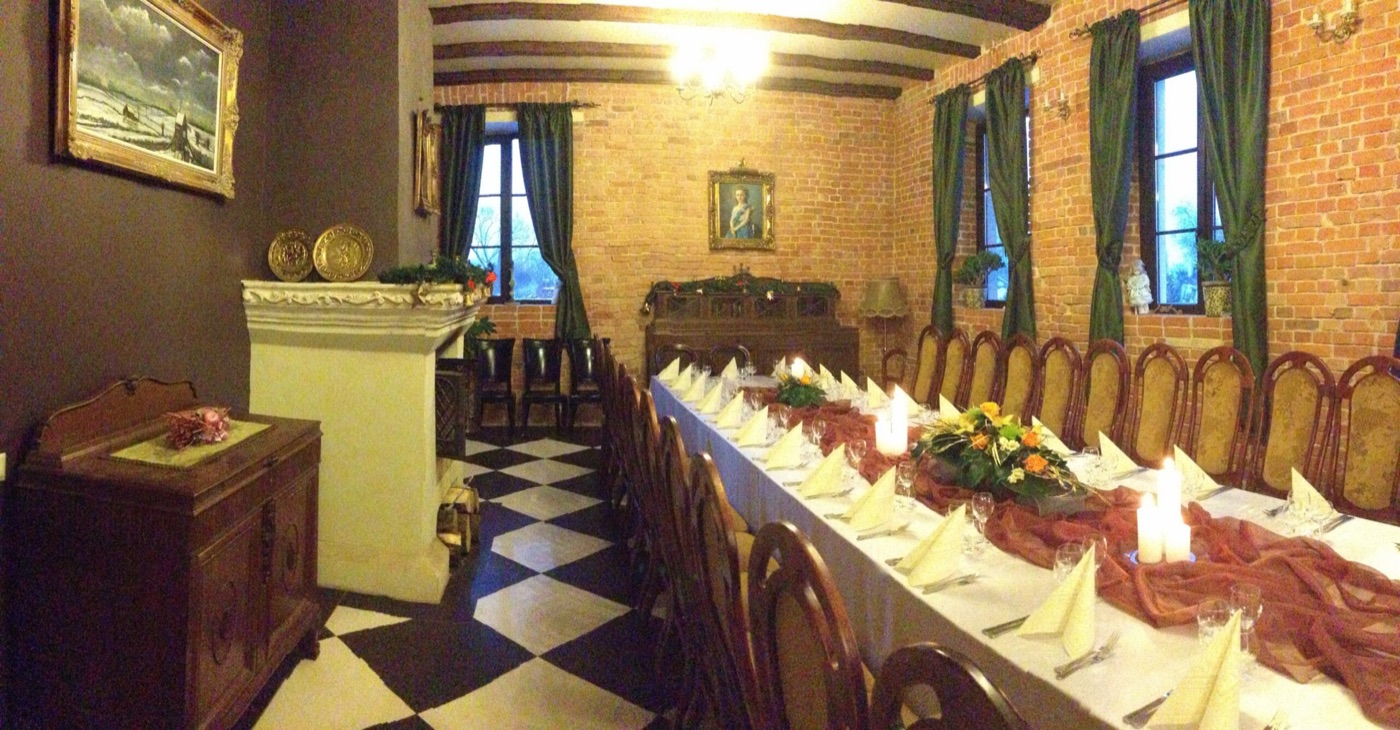 Šventinės vaišės Akmenių dvare